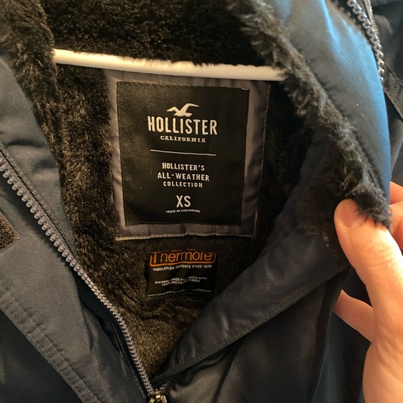 XS navy hollister winter jacket - Picture 3 of 3